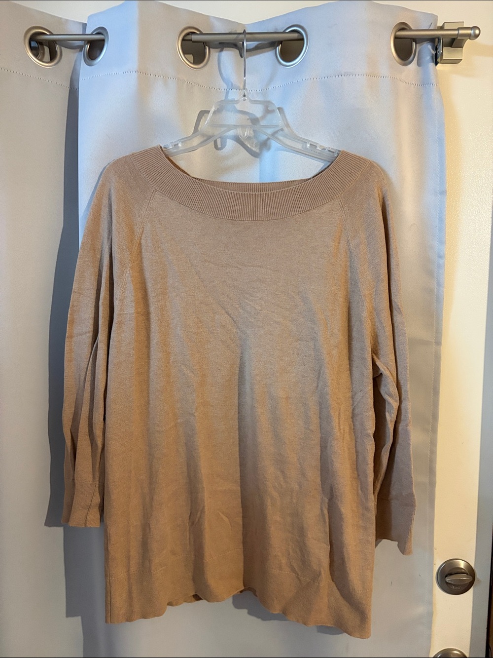 LOFT Beige Scoop-Neck Long Sleeve Sweater